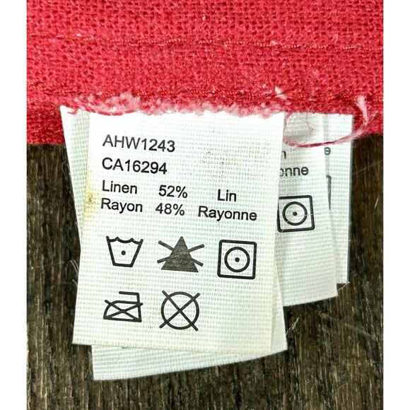 New Hallmark Christmas Table Runner & Set Of 4 Placemats Reindeer Snowflakes - Picture 10 of 11